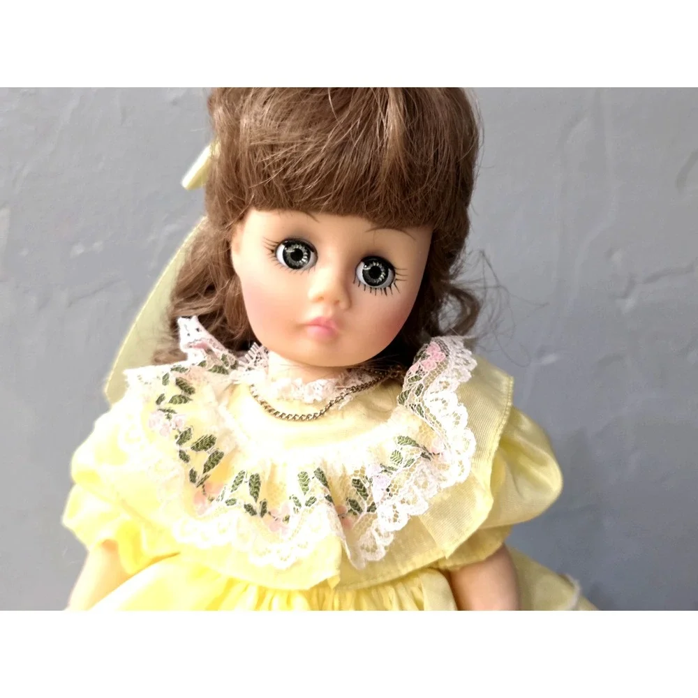 Madame Alexander 12